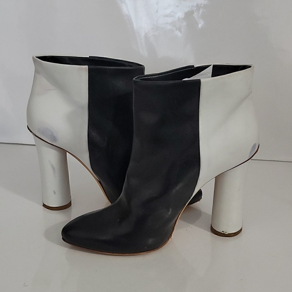 Maiyet Color Block Circular Heel Bootie - Picture 13 of 13
